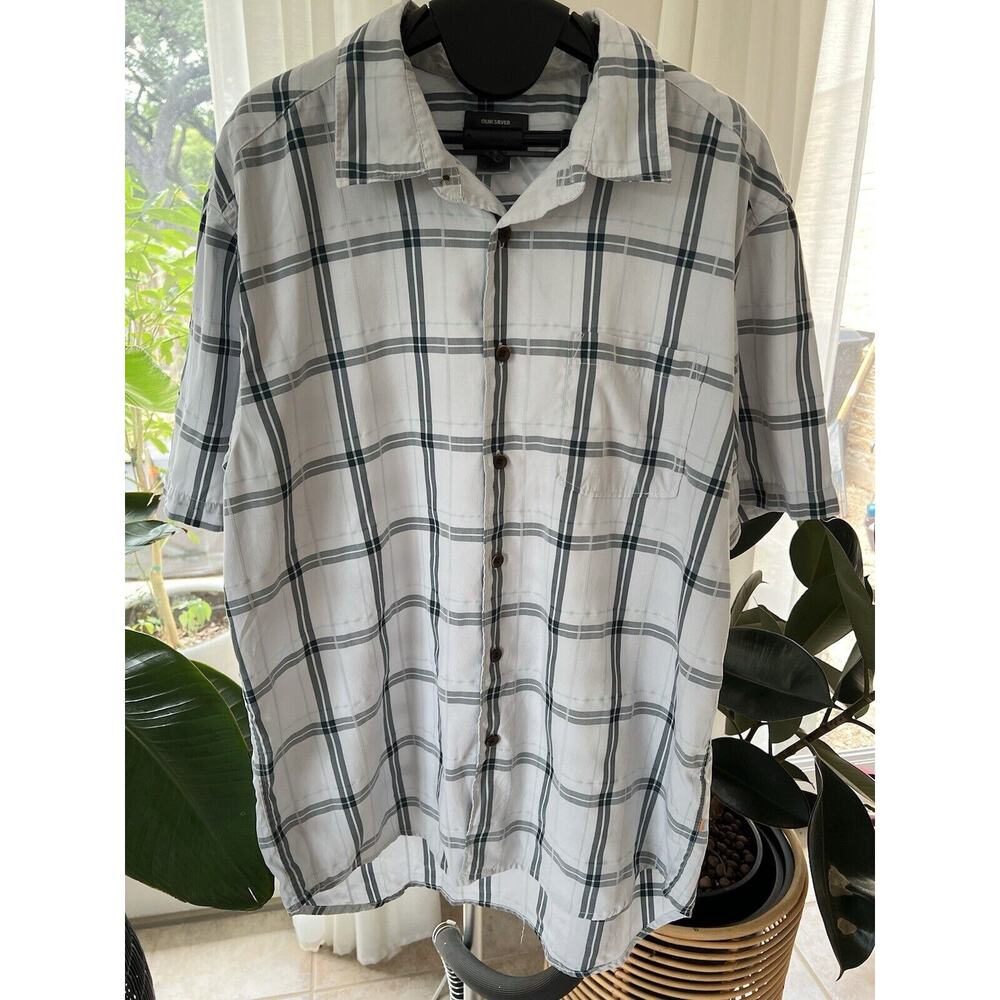 Quicksilver Waterman Collection Mens Large Short Sleeve Skater Beach Wear Light